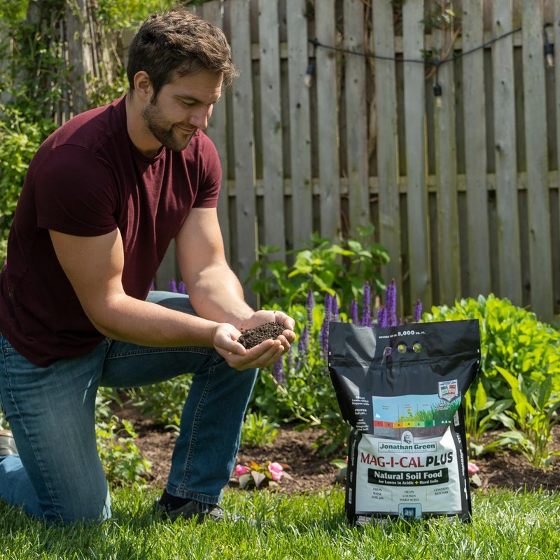 Jonathan Green (11354) Mag-I-Cal Plus Soil Food for Lawns in