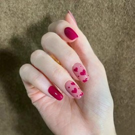 Love Heart Press on Nails Short Square Solid Color Fake Romantic Acrylic Glue on Glossy Heart Stick on for Women DIY Full Cover Manicure