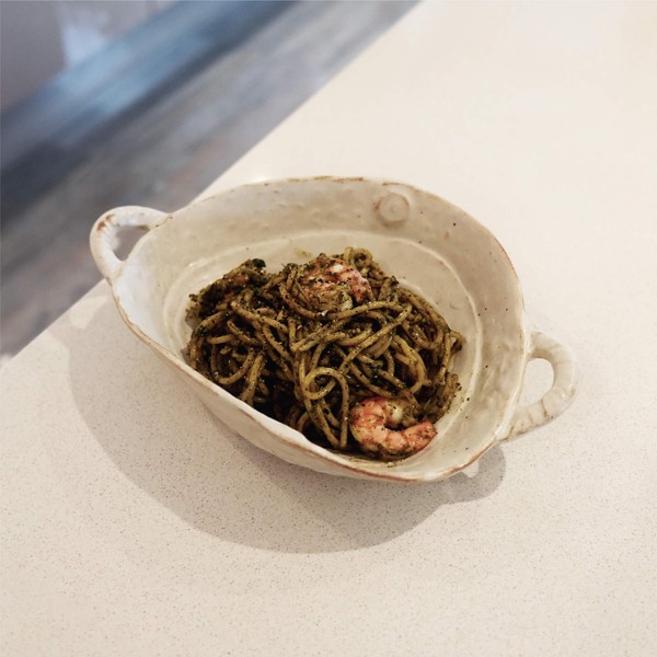 SEICASAYA 23cm Ceramic Serving Bowl, Handcrafted Free-Form Edge Design with