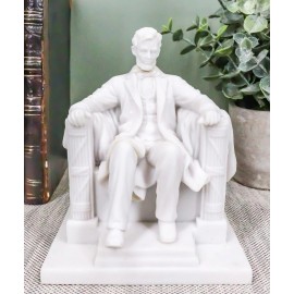 Seated Abraham Lincoln Figurine 5" Tall Lincoln Memorial Washington Sculpture