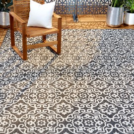 Nicole Miller New York Patio Country Julia Transitional Geometric Indoor/Outdoor Area Rug, Black/Grey, 5'2"x7'2"