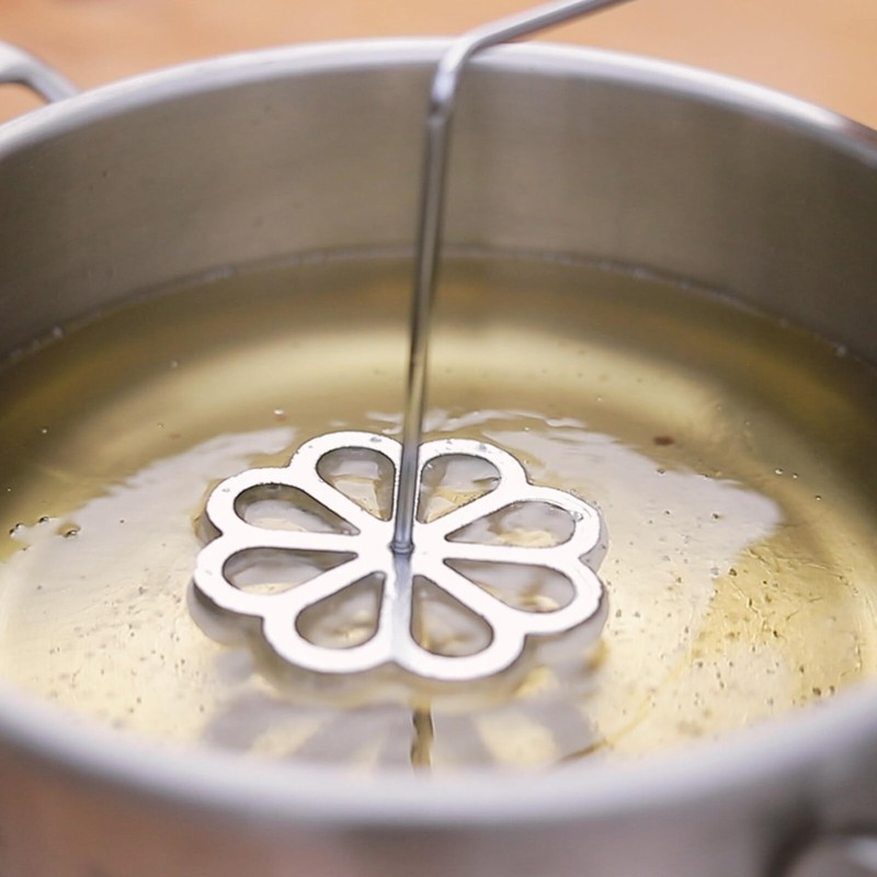 MAGICLULU Bunuelos Mould with Handle Flower Shaped Achappam Shape Rosette