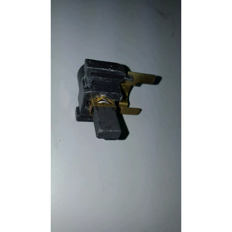 DEWALT 147097-09 BRUSH AND HOLDER WITH CAP NEW FOR SAW