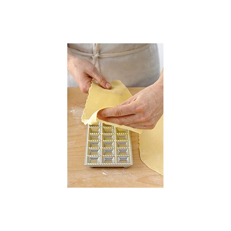 Fackelmann 40927 - Mould for Making Homemade Ravioli Square Shape