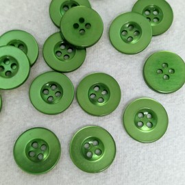 MajorCrafts® 40pcs 18mm Pearlescent 4 Holes Round Resin Sewing Buttons Needlework Arts and Crafts (Olive Green)