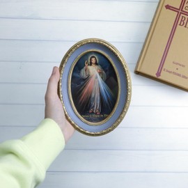Needzo Divine Mercy Framed Print, Oval Gold Toned Frame, Traditional Christian Art, 5.5 in x 7.5 in