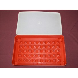 Tupperware Hotdog/Sausage/Bacon Keeper in Red