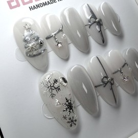 Snowflake Glazed Handmade Nail Tips - Short Coffin / 눈꽃 글레이즈드 수제네일팁 - 숏코핀
