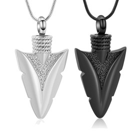 Hearbeingt Urn Necklace for Men Arrowhead Cremation Jewelry for Ashes Memorial Lockets Keepsakes Pendant for Women Men Memory Gift