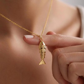 Color Boho Fish Necklace for Women, Colorful enamel Beach Hawaiian Dainty Lucky Fish Pendant Necklaces Summer Ocean Minimalist Jewelry for Her (Gold)