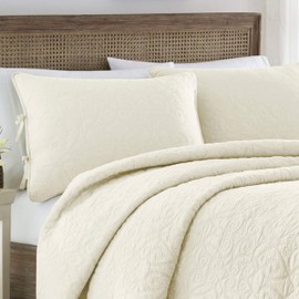 Laura Ashley Felicity Collection Quilt Set-100% Cotton, Reversible, All Season Bedding with Matching Sham(s), Pre-Washed for Added Softness, Twin, Ivory