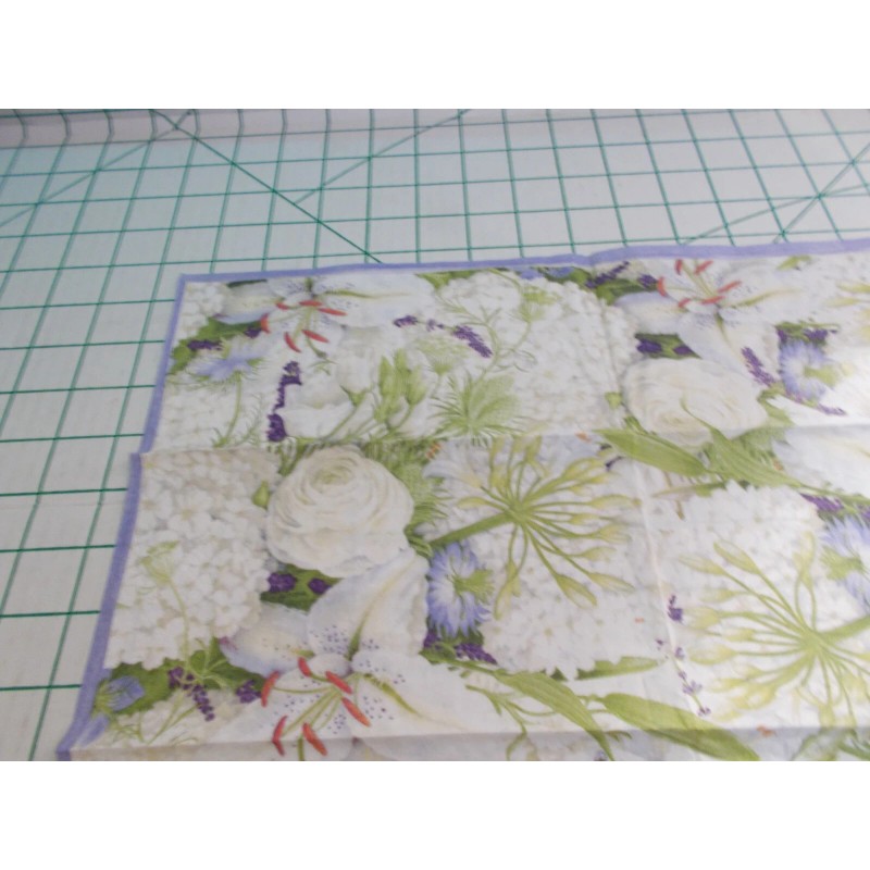 Caspari Two Decorative Hostess Napkins for Decoupage "White Blooms"