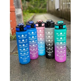 Motivational Water Bottle with Time Markers – BPA-Free, Leak-Proof, Reusable – Perfect for Sports, Fitness, Office & Daily Use – 1L/32oz (black-white)