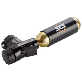 SKS GERMANY AIRBUSTER CO2 Fahrradpumpe für Wettkämpfe (CO2 Luftpumpe, mit Druckdosierventil & Drehdosierer, inkl. Kälteschutz, Staubschutzkappe, Pumpenhalter & 16g-Kartusche), Schwarz