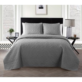 VCNY Home - King Size Quilt, Lightweight Bedding Set with Matching Shams, Dorm Room Essentials, Floral Home Decor (Caroline Grey, 3-Piece)