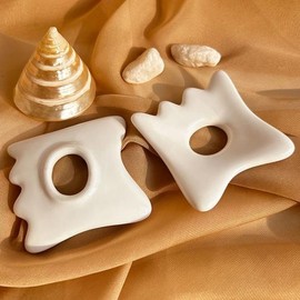 1PCS 화이트 세라믹 페이셜 스크래핑 도구 구아샤 보드 안티에이징 스킨케어 다크서클 제거 주름 개선 1PCS White Ceramic Facial Scrapping Tool Guasha Board Anti-Aging Skin Care Dark Circle Removal Wrinkle Improvement [01 White]