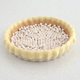 Lakeland Ceramic Pastry & Pie Baking Beans in a Reusable Plastic Storage Tub