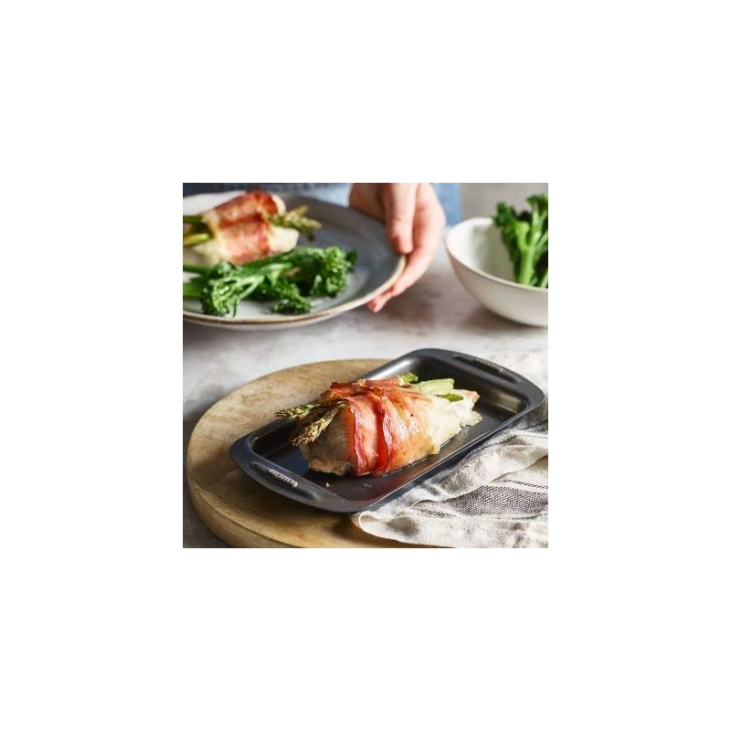 Lakeland Non-Stick Single Portion Baking Tray 20.5cm x 11cm –