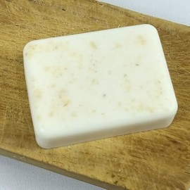Jabón Natural de Glicerina con Avena, Coco y Vitamina E | Hidratante y Calmante | Para Piel Sensible | Vegano | Uso Facial y Corporal | Tierra Serena
