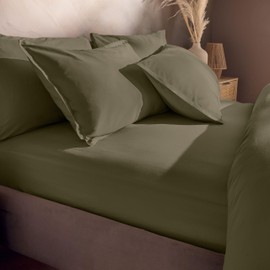 Silentnight Washed Cotton Rich Fitted Sheet - Soft Stylish Linen-Look Comfortable Bottom Sheet - Deep Fit with Elasticated Corners - Breathable Fabric Machine Washable, Single Mattress, Sage Green