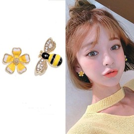 Wendalern Asymmetric Stud Earrings Cubic Zirconia Small Flower Bee Earring Studs Cute Mismatched Enamel Earrings Hypoallergenic Statement Earrings Jewelry for Women and Girls