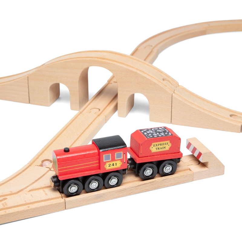 Melissa & Doug Classic Wooden Figure Eight Train Set (22