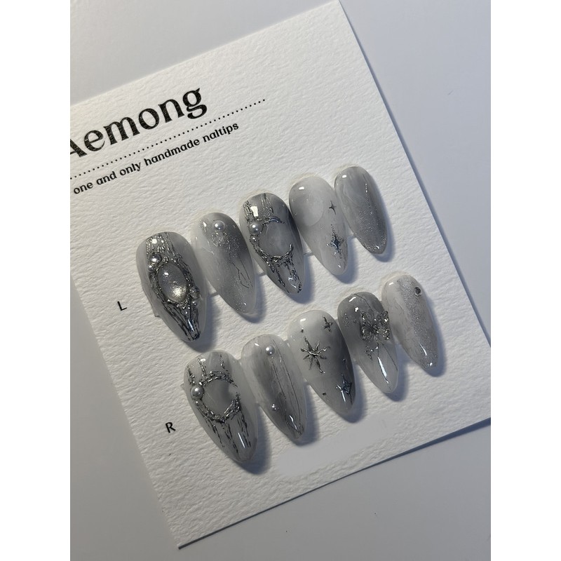 Aemong: Old Moon - Long Square / Aemong : 그믐달