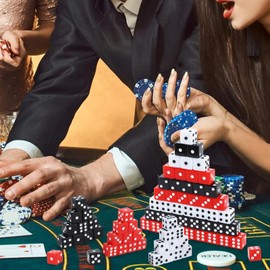 Lemicin 100pcs 16mm Game Bulk Dice, 3 Colors Acrylic 6 Sided Dice Set for Casino Theme Party, Casino Dice for Classroom Teaching Math Learning Family Board Games (Black, Red, White,Square Corner)