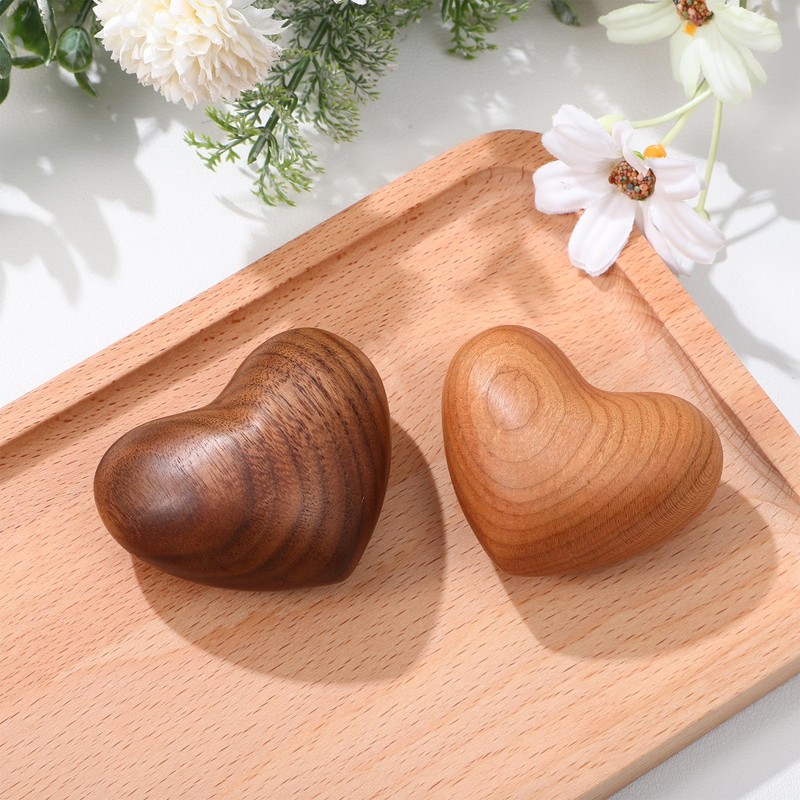 Garneck 2Pcs Wooden Heart Ornaments Handheld Heart Lucky Charm Special