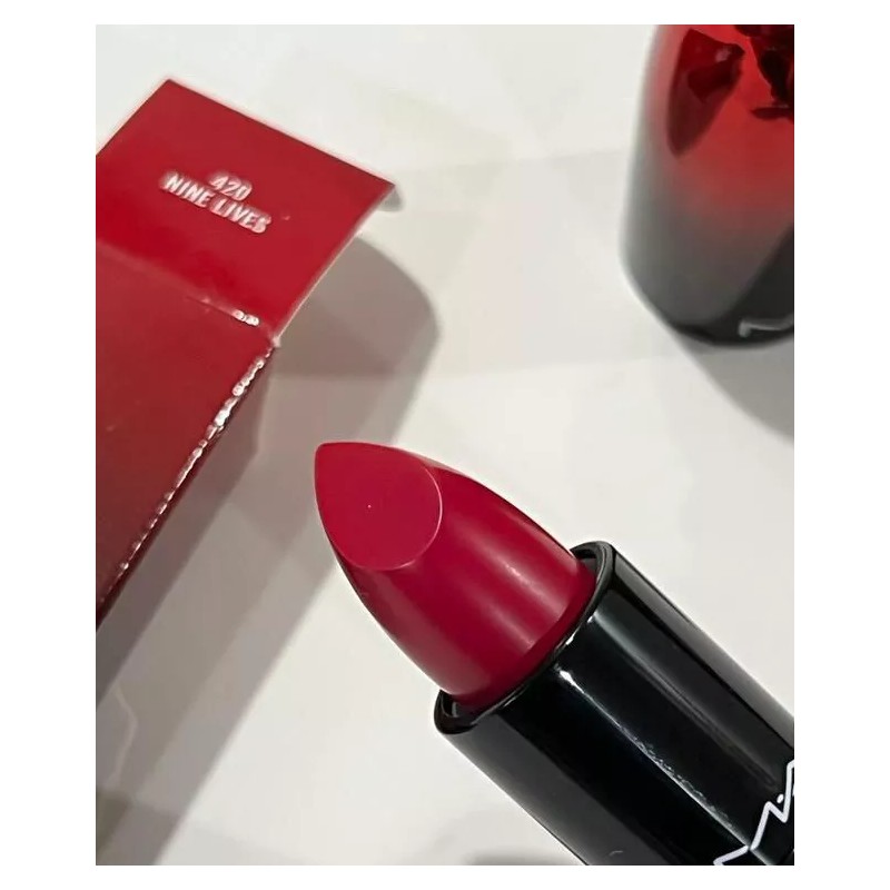 M·A·C Mac Love Me Lipstick 420 NINE LIVES New In