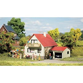 Auhagen 12222 12222-Haus mit Garage, bunt