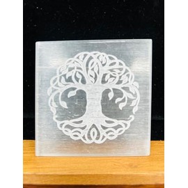 Kristalglobe Selenite Charging Disk, Engraved Round Selenite Charging Plate,Selenite Cleansing Plate (8cm)