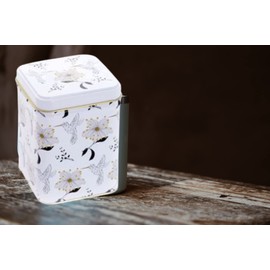 Cha Cult Senta Tin 100 g Square with Pull-On Lid Embossed 9.8 x 6.5 x 6.5 cm