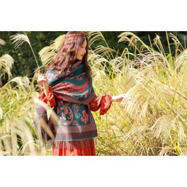 Winter Woven Soft Women's Scarf Christmas Fashion Scarf for Women Thanksgiving Gift in Red & Green