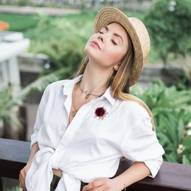 Yuanchu Elegant Rose Flower Brooch Pin, Small Crystal Rhinestone Brooch Pin Dainty Cloth Rose Brooch Pin for Bride Wedding(Red)