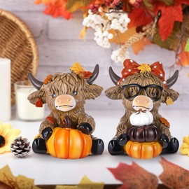 Karenhi 2 Pcs Highland Cow Figurines Autumn Pumpkin Maple Highland Cow Gnomes Leaf Scottish Resin Statue Calf Lovers Gifts for Fall Home Garden Kitchen Office Tiered Tray Table Decor