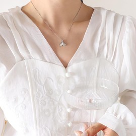 Dainty 14K Real Gold Plated Whale Dolphin Tail Pendant Necklace Mermaid Tail Fish Pendant Necklace Beach Ocean Fishtail Necklaces Trendy Jewelry Gift for Women Silver