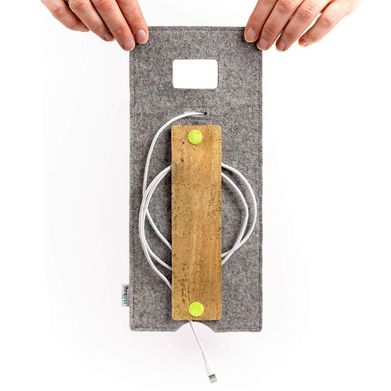 stilbag Charging Case for Smartphones Made of Wool Felt and