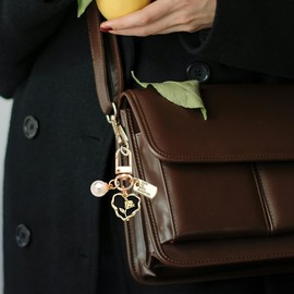 2Pcs Rose Heart Keychain Charm for Women Girls Pearl Charms for Bag Keychain Accessories Charms for Purse Backpack Charm with Rose Flower Heart Key Chains for Car Keys Decor