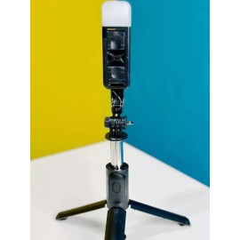 Laro Bastón Palo Selfie Con Flash Portátil Bluetoot Tripie 1.1m Color Negro