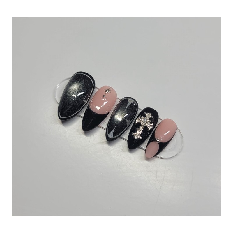 Black Punch - Short Almond / Black Punch - 숏아몬드