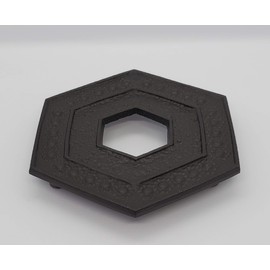 岩鋳 Iwachu 釜敷 六角亀甲型 小 黒 9.5×11cm 南部鉄器 17005