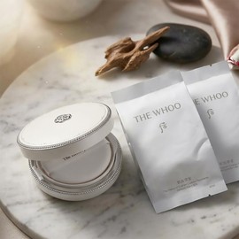 The History of Who Gongjinhyang Seol Whitening Moisture Glow Cushion No. 21 Original + 2 Refills Whitening Blemish Cover / 더 히스토리 오브 후 공진향 설 미백 수분광 쿠션 21호 본품+리필2개 미백 잡티 커버