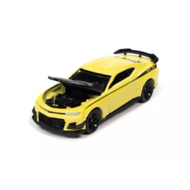 Auto World NICKY 2019 CHEVY CAMARO ZL1 1LE 1/64 scale DIECAST CAR AUTO WORLD AWSP094/24B