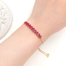 Vera Glam Adjustable Fine Chain Bracelet, Classic Minimalist Style. This Exquisite Bracelet Is Adorned with Sparkling Zirconia and Adjustable Buttons, A Holiday Blessing for Oneself and Loved Ones.