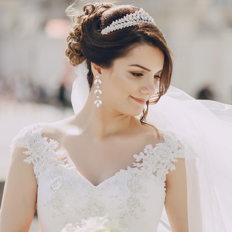 GAOKOXI Silver Wedding Rhinestone Dangle Earrings Elegant Bridal Crystal Drop