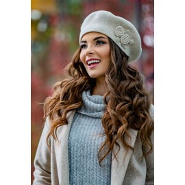 VIVISENCE 7037 Women's Beret Hat Winter Elegant with Classic Autumn Women's Hat Cut Warm Wool Blend Floral Applique Perfect Fit Ideal for Cold Days, beige
