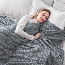 EMME Cuddly Fluffy Blanket, 3D Touch Experience Fleece Blanket, Soft and Warm Wool Blanket, Throw Blanket, Blankets for Sofa, Couch and Bedspread (Dark Grey, 130 x 150 cm)