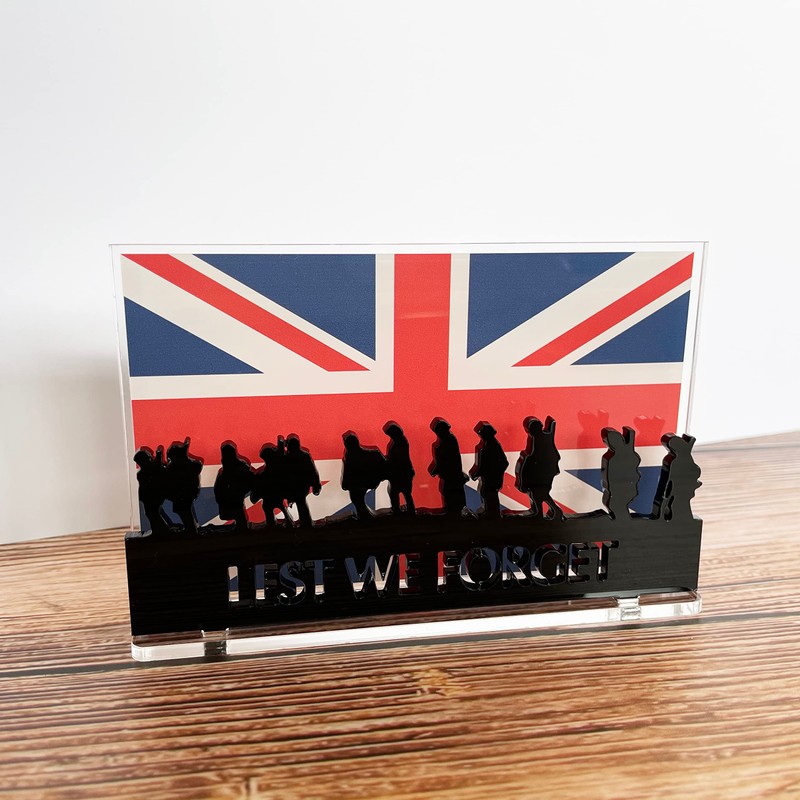 Lest we Forget Soldier UK Flag Remembrance Sunday, Armistice Day,