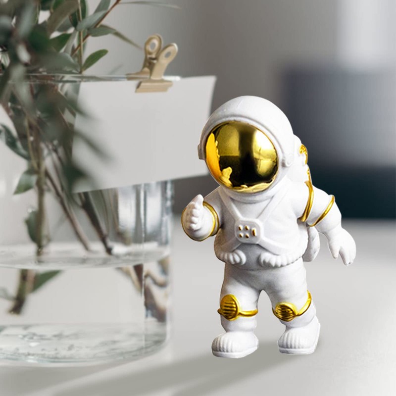WINUSD Gold Astronaut Statue Figurine Astronaut Decor for Room Office